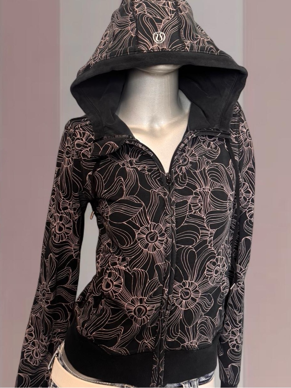 Lululemon Vintage Y2K Black/Pink Floral Line Design Zip Hoodie